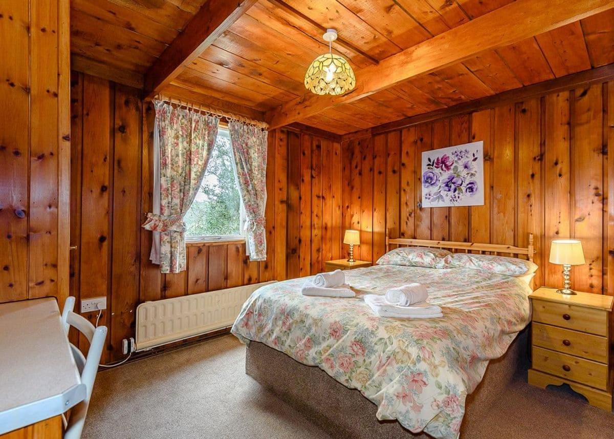 Penllwyn Lodges Монтгомери Экстерьер фото