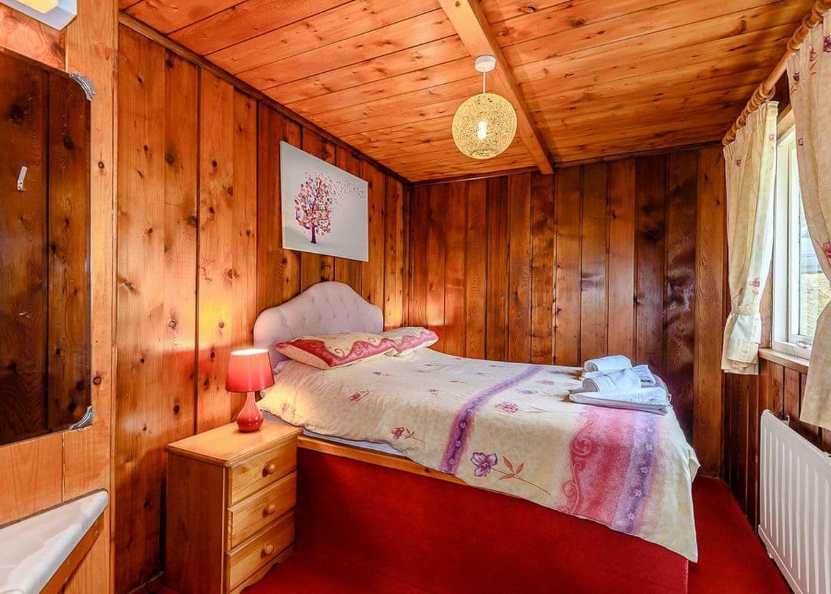 Penllwyn Lodges Монтгомери Экстерьер фото