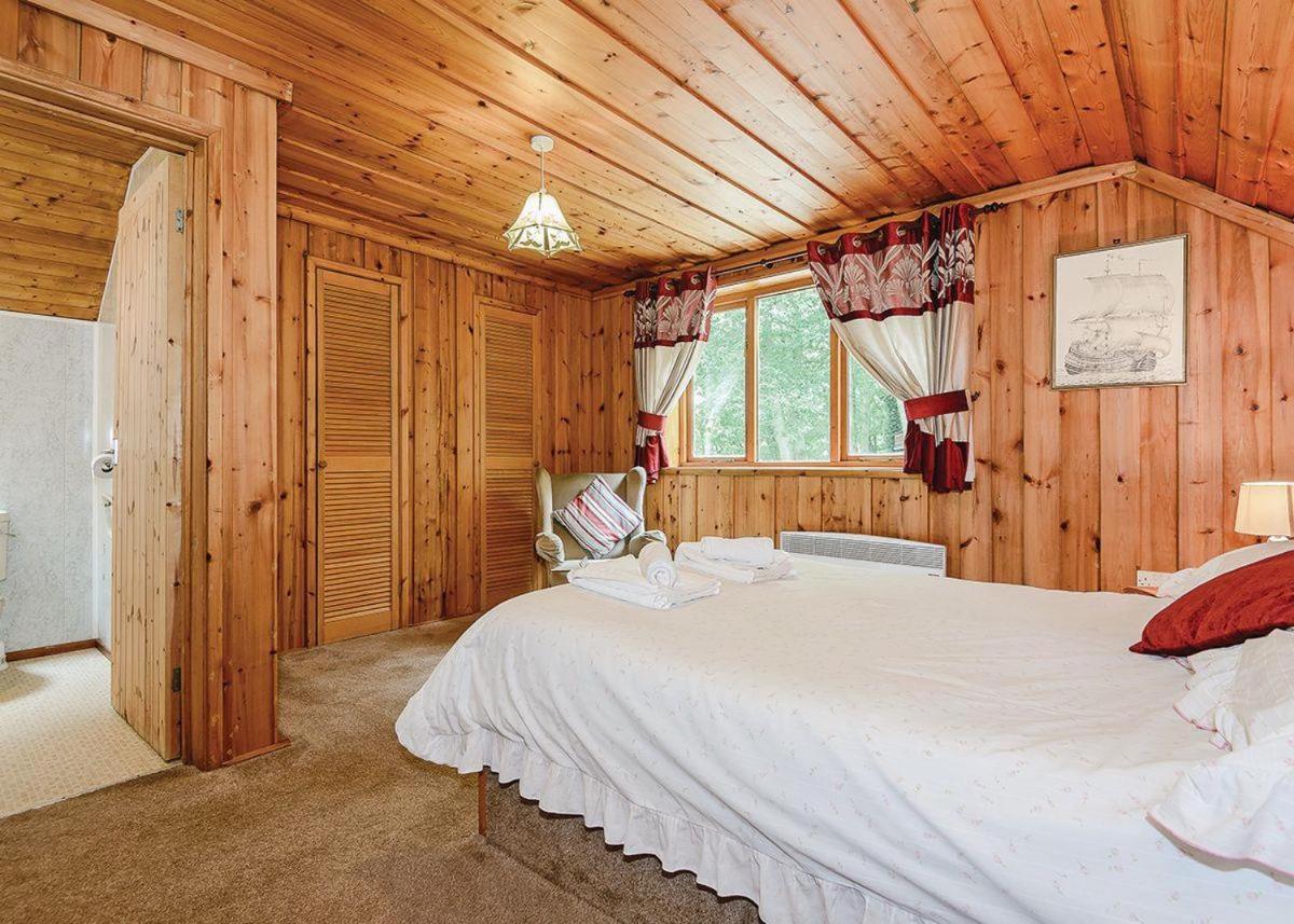 Penllwyn Lodges Монтгомери Экстерьер фото