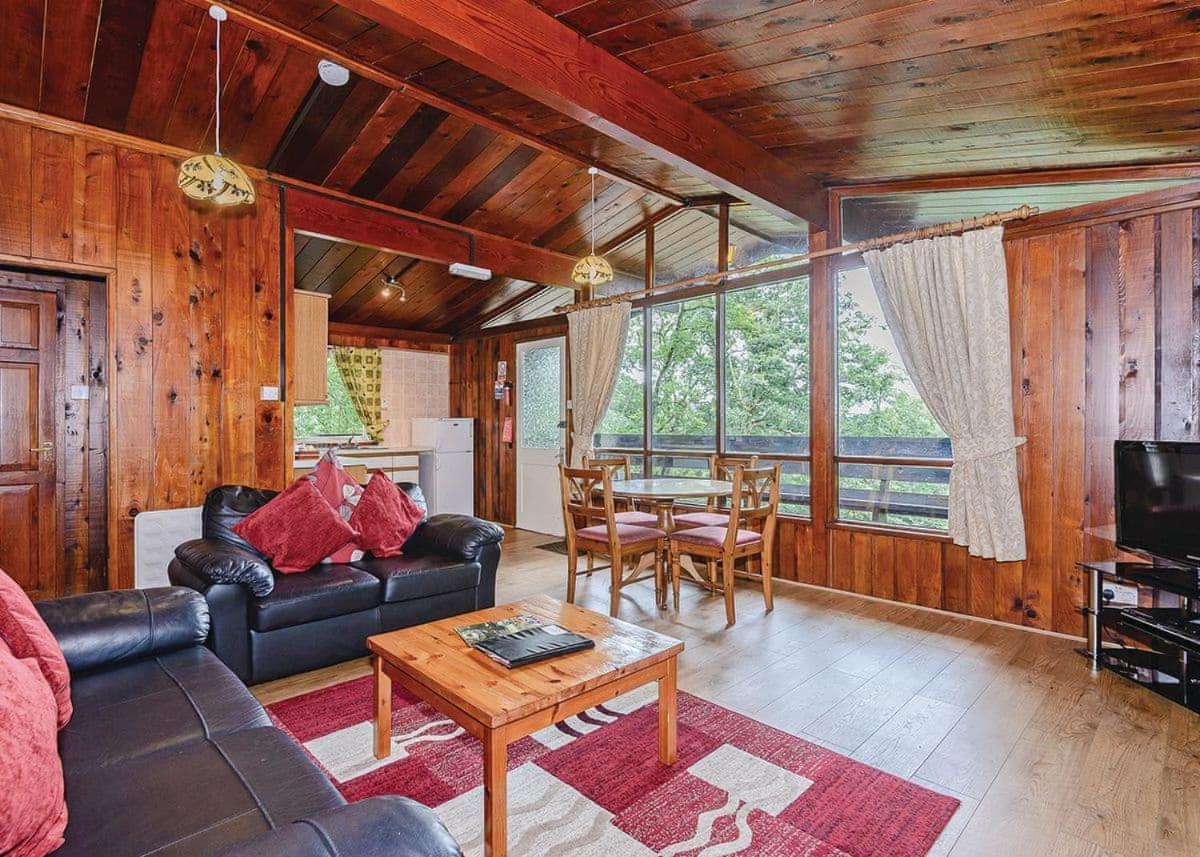 Penllwyn Lodges Монтгомери Экстерьер фото