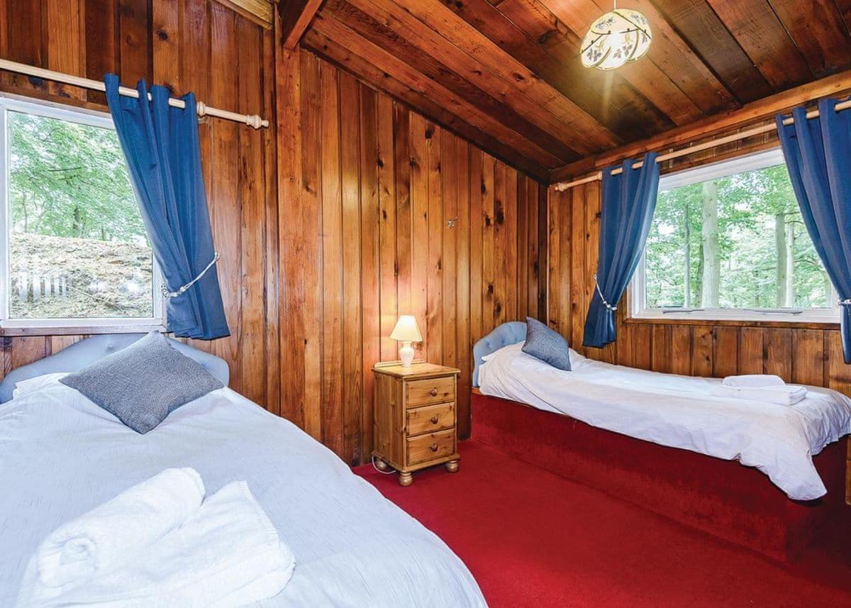 Penllwyn Lodges Монтгомери Экстерьер фото