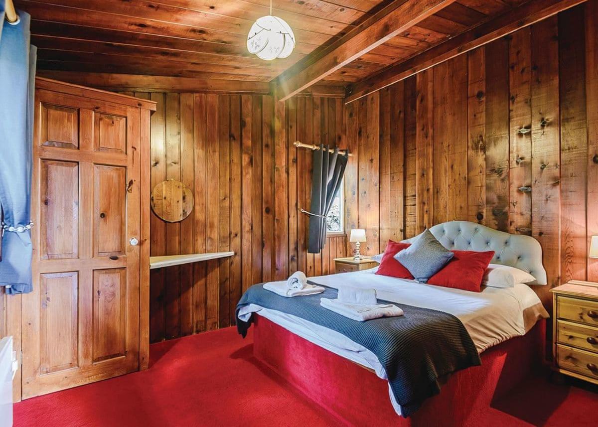 Penllwyn Lodges Монтгомери Экстерьер фото