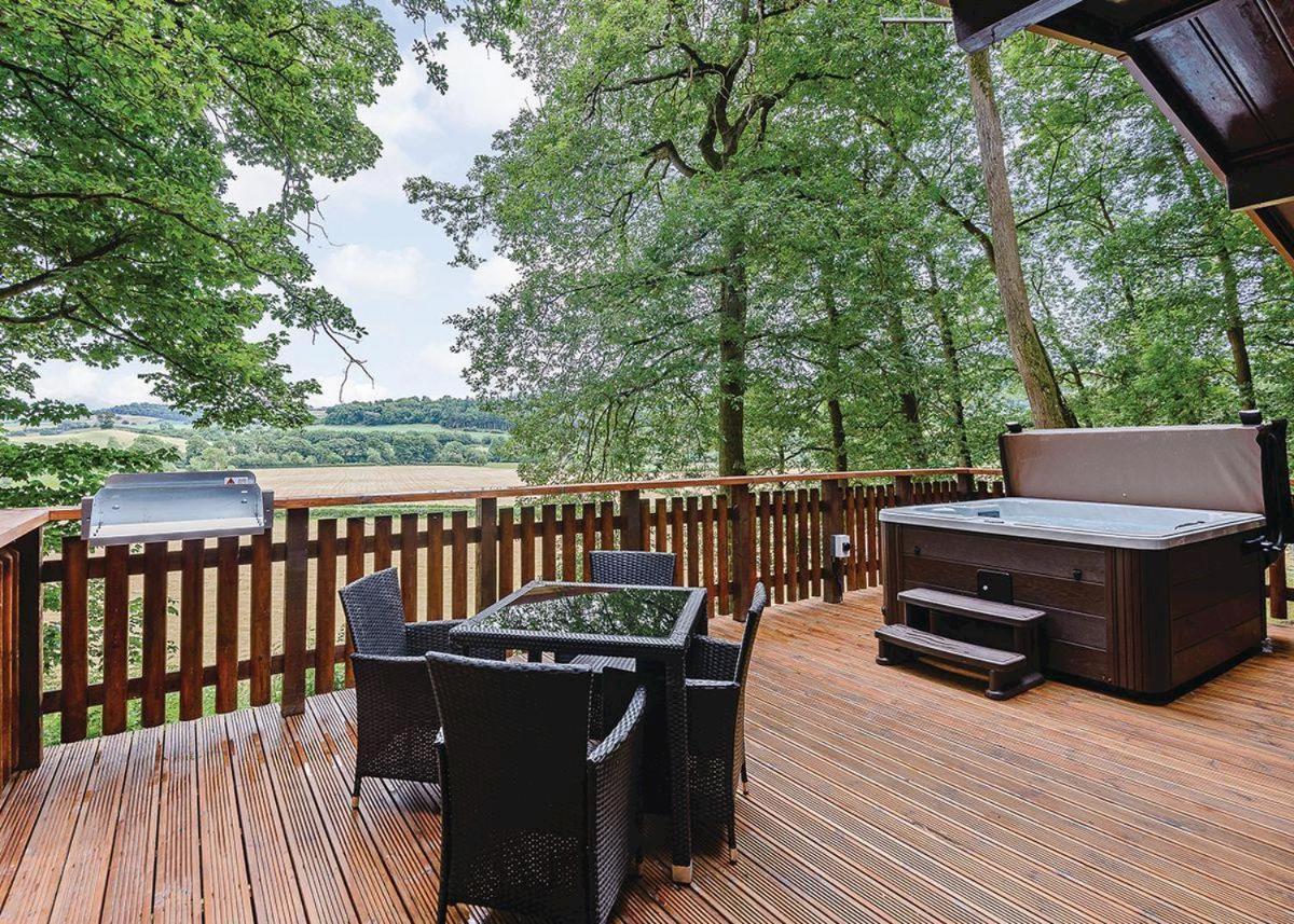 Penllwyn Lodges Монтгомери Экстерьер фото