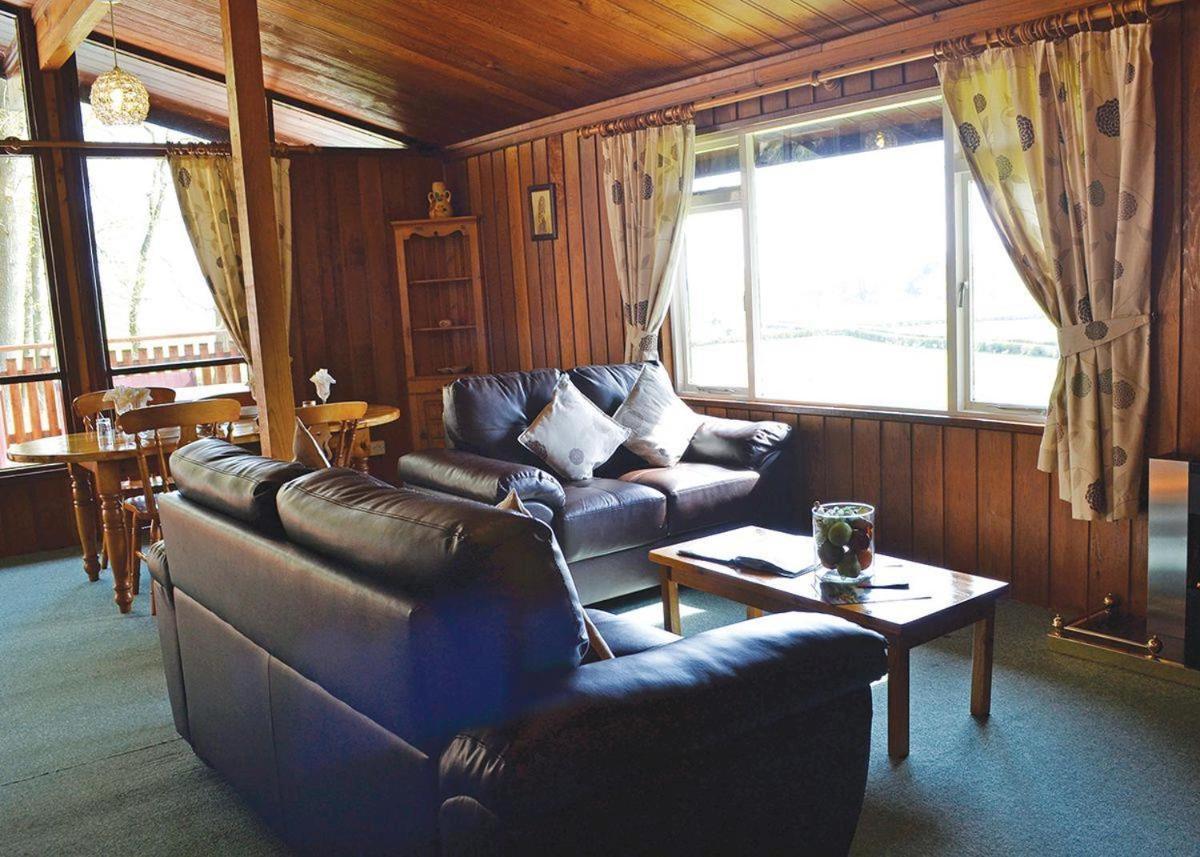 Penllwyn Lodges Монтгомери Экстерьер фото
