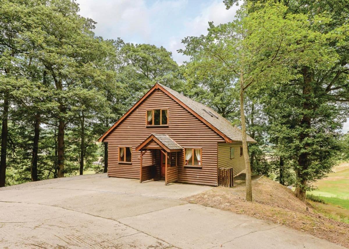 Penllwyn Lodges Монтгомери Экстерьер фото