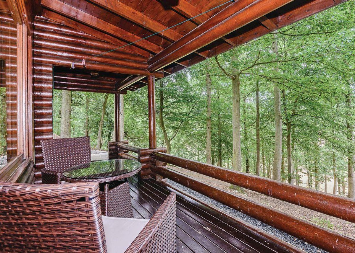 Penllwyn Lodges Монтгомери Экстерьер фото