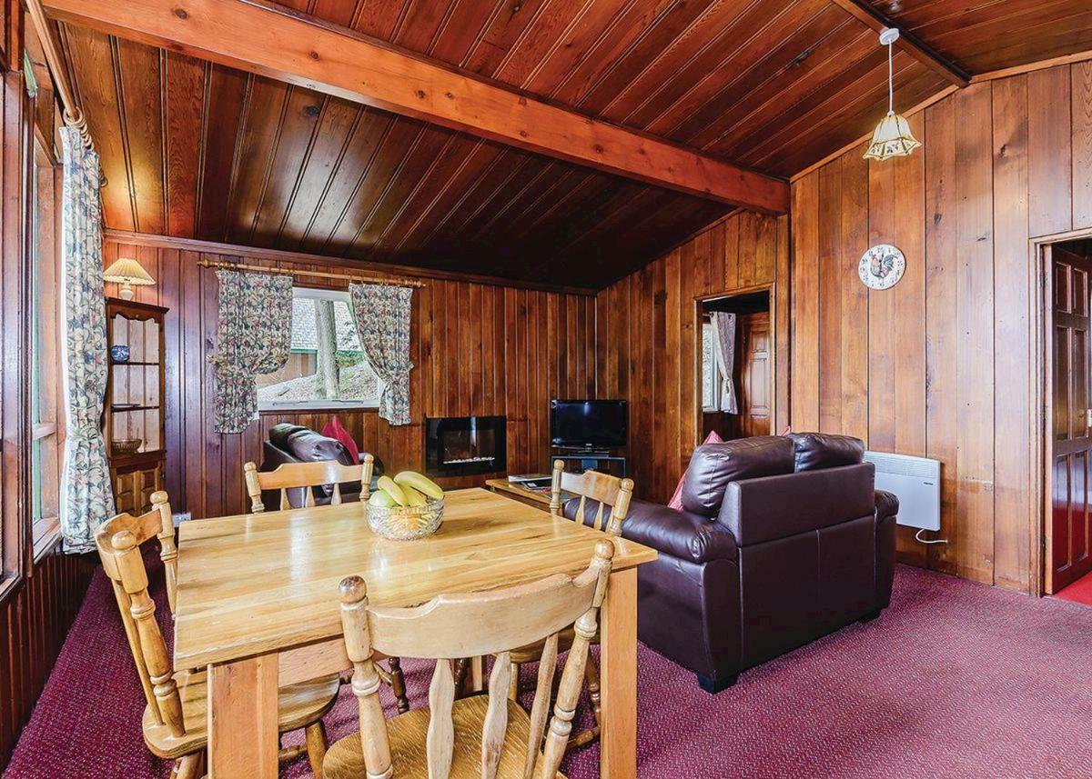 Penllwyn Lodges Монтгомери Экстерьер фото