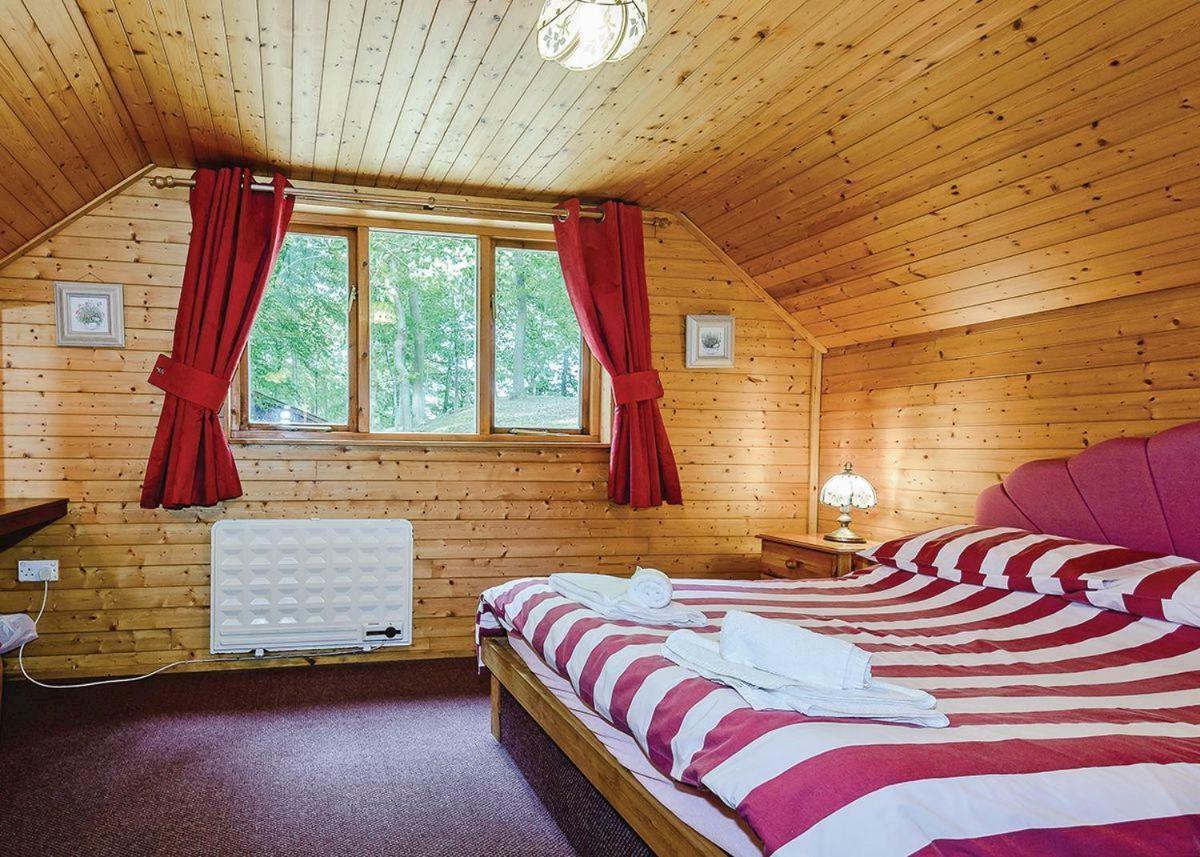Penllwyn Lodges Монтгомери Экстерьер фото